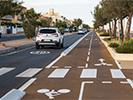 The segregated bike lane running along the promenade